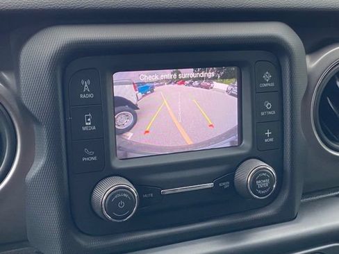 Used 2021 Jeep Wrangler Unlimited Sport AWD/4WD image 16