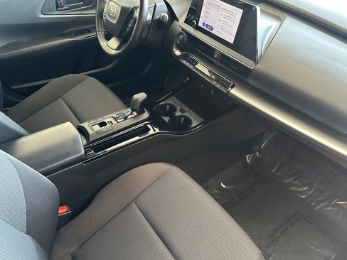 Used 2024 Toyota Prius LE image 17