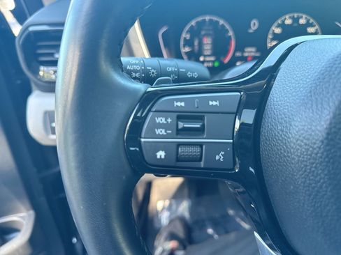 Used 2023 Honda Pilot Touring image 16