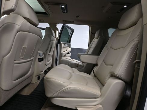 Used 2020 Cadillac Escalade ESV Premium Luxury AWD/4WD image 43