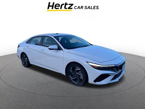 Used 2025 Hyundai Elantra SEL image 1