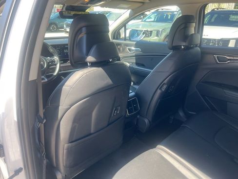 Certified 2023 Kia Sportage EX FWD image 9