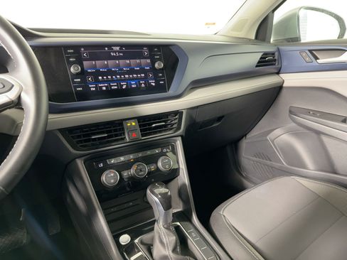 Used 2024 Volkswagen Taos SE image 24