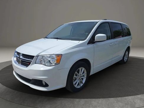 Used 2019 Dodge Grand Caravan SXT FWD image 1