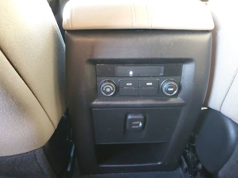 Used 2022 Chevrolet Traverse LS image 11