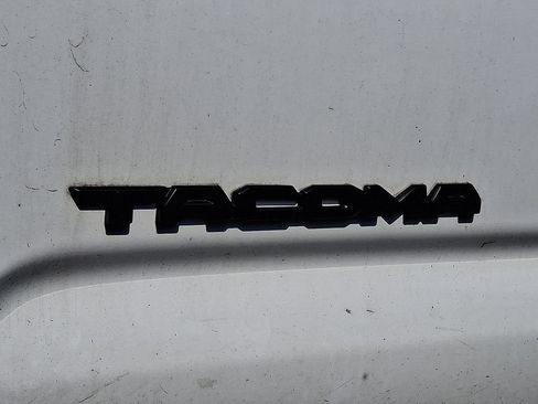 Used 2023 Toyota Tacoma SR5 w/ Black Out Package (TMS) AWD/4WD image 12