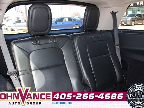 Used 2022 Lincoln Aviator AWD w/ Premium Package image 20