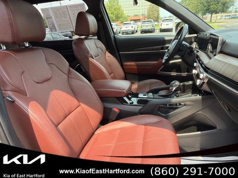 Certified 2024 Kia Telluride EX w/ EX Captain's Chair Package AWD/4WD image 11