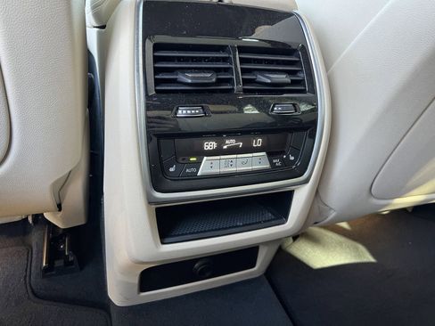 Used 2022 BMW X5 xDrive40i w/ Premium Package image 26