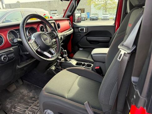 Used 2021 Jeep Wrangler Rubicon w/ Cold Weather Group image 7