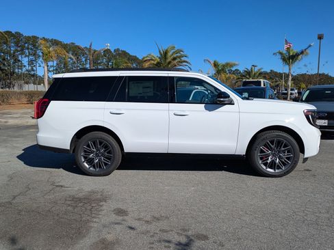 New 2025 Ford Expedition Platinum w/ Stealth Performance Package image 4