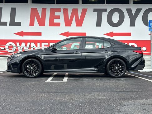 New 2026 Toyota Camry SE FWD image 2