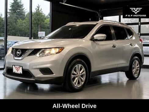 Used 2015 Nissan Rogue SV w/ SV Premium Package FWD image 2