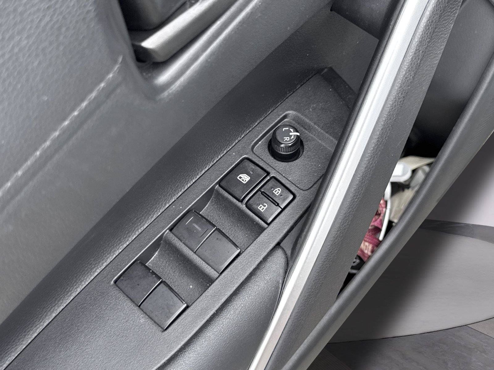 Used 2024 Toyota Corolla Cross LE FWD image 13