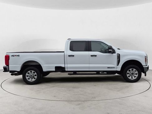 Used 2024 Ford F350 XLT AWD/4WD image 4