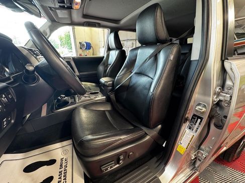 Used 2022 Toyota 4Runner Limited AWD/4WD image 20