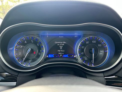 Certified 2023 Chrysler 300 Touring w/ Sport Appearance Package image 11