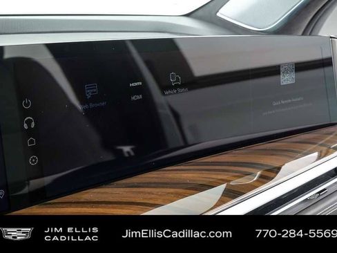 Used 2026 Cadillac Escalade ESV Platinum Sport w/ LPO, ONYX Package AWD/4WD image 16