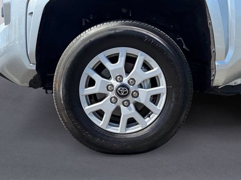Used 2025 Toyota Tacoma SR AWD/4WD image 12