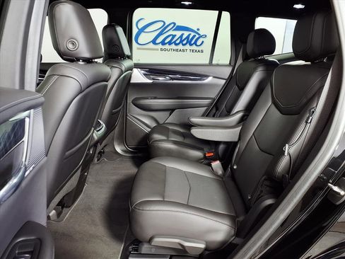 Used 2021 Cadillac XT6 Premium Luxury w/ LPO, ONYX Package image 8