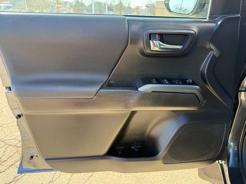 Used 2023 Toyota Tacoma TRD Sport image 19