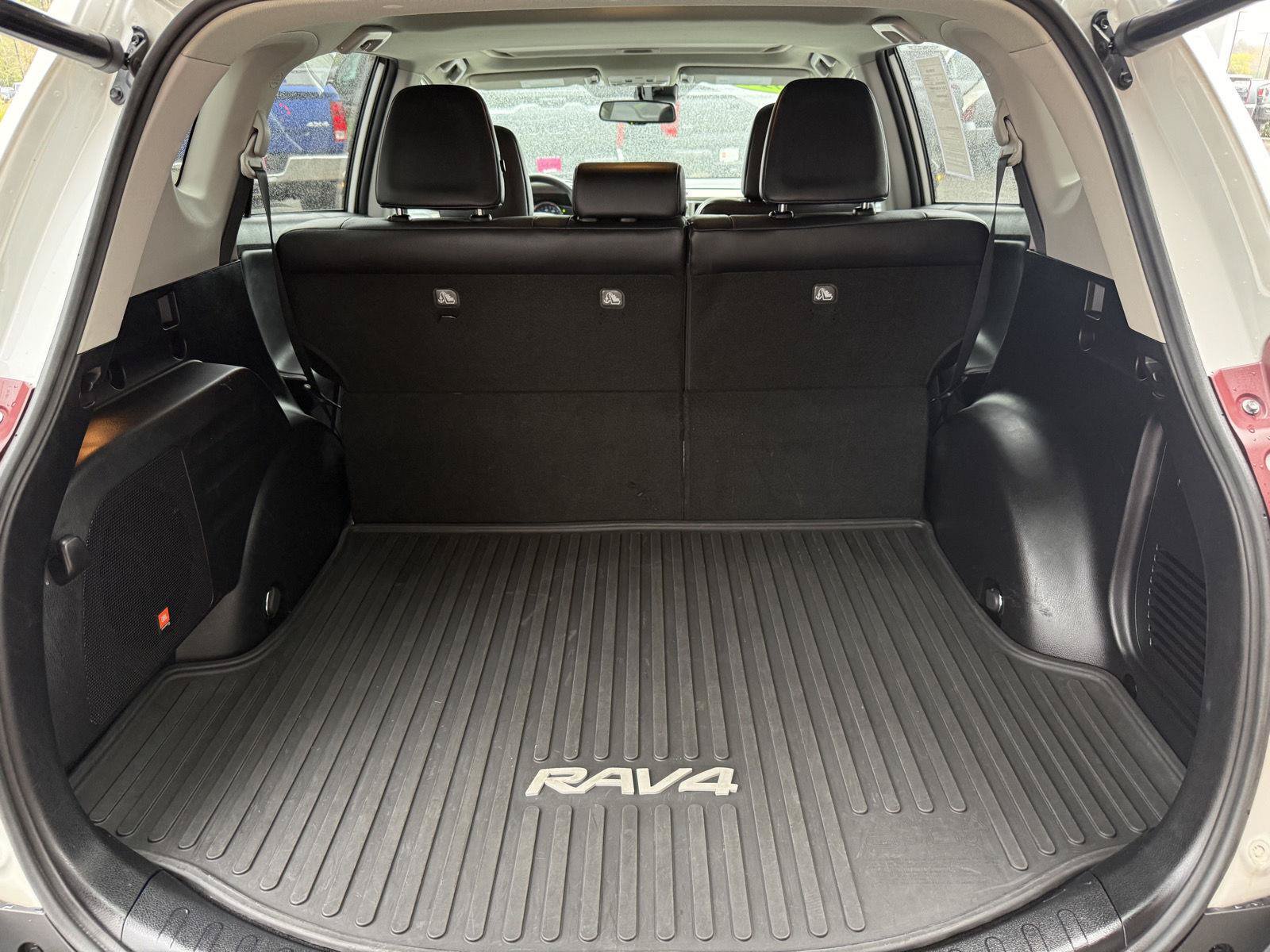 Used 2014 Toyota RAV4 Limited w/ Technology Package AWD/4WD image 17