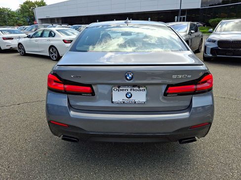 Used 2023 BMW 530e xDrive w/ Premium Package AWD/4WD image 6