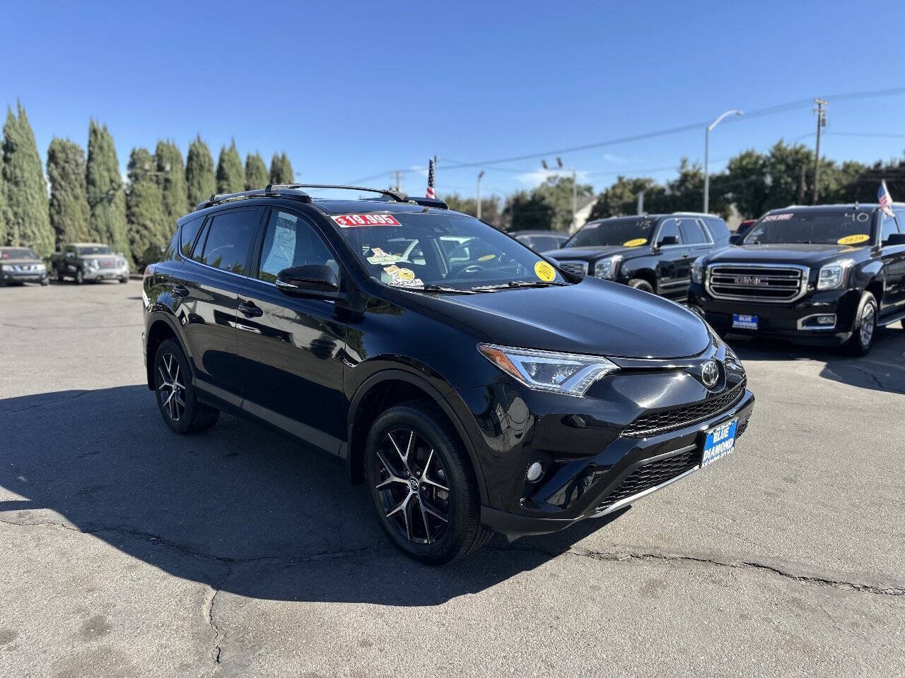 Used 2018 Toyota RAV4 SE w/ Power Extra Value Package AWD/4WD image 2