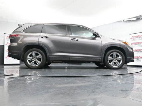 Used 2015 Toyota Highlander Limited image 24