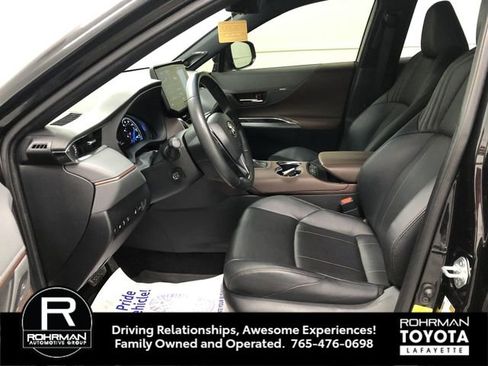 Used 2021 Toyota Venza Limited w/ Advanced Technology Package image 11