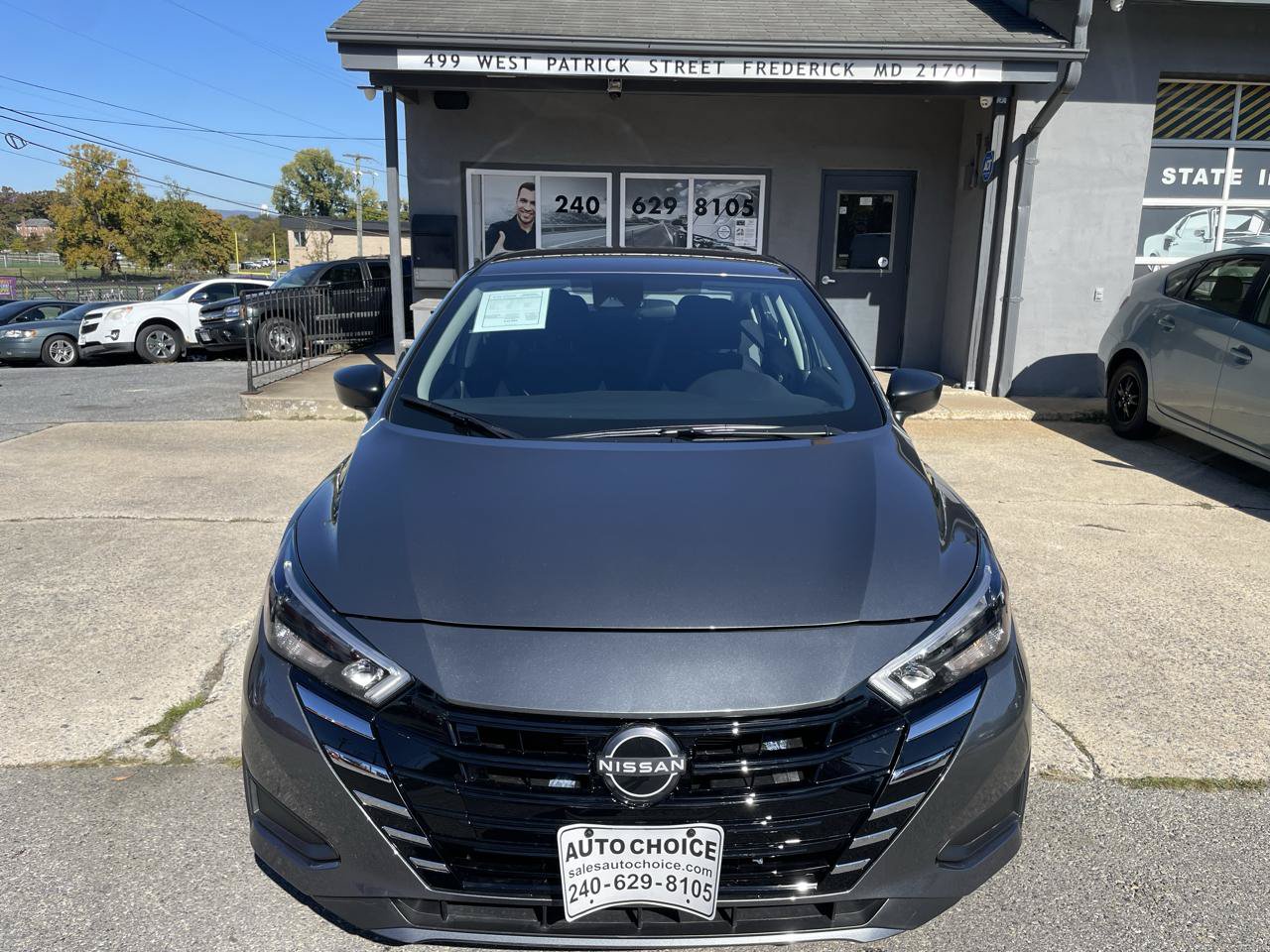 Used 2025 Nissan Versa S w/ Trunk Package FWD image 2