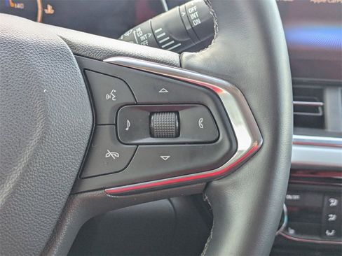 Used 2025 Chevrolet Trax LT w/ LT Convenience Package image 15