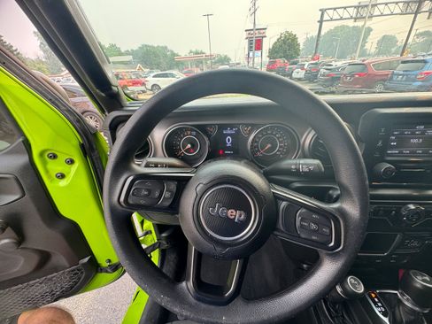 Used 2021 Jeep Wrangler Unlimited Sport AWD/4WD image 9