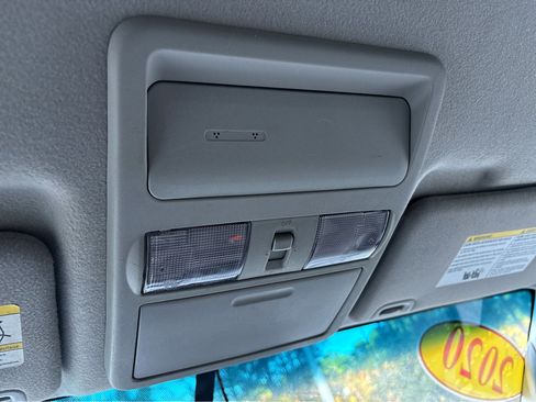 Used 2020 Nissan Frontier SV image 31