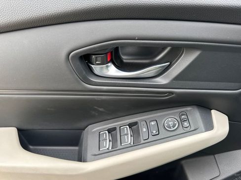 Certified 2023 Honda Accord EX image 15