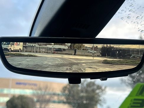 Used 2025 Cadillac XT6 Premium Luxury w/ Technology Package image 26