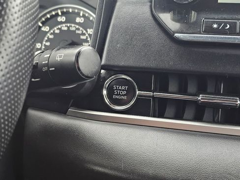 Used 2024 Mitsubishi Outlander SE image 27