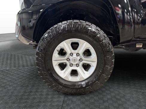 Used 2014 Toyota Tacoma 4x4 Double Cab w/ TRD Off-Road Package image 15