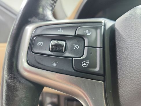 Used 2021 Chevrolet Suburban Premier w/ Premium Package AWD/4WD image 27
