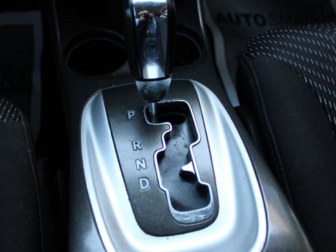 Used 2016 Dodge Journey SE w/ Flexible Seating Group image 25