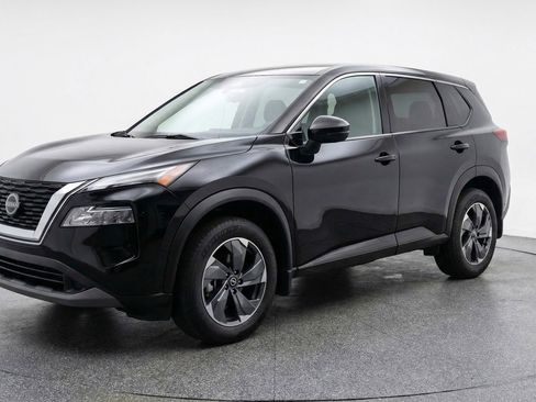 Used 2025 Nissan Rogue SV AWD/4WD image 3