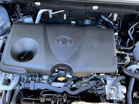 Used 2024 Toyota RAV4 LE image 32
