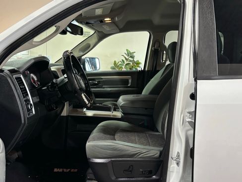 Used 2015 RAM 1500 Lone Star AWD/4WD image 9