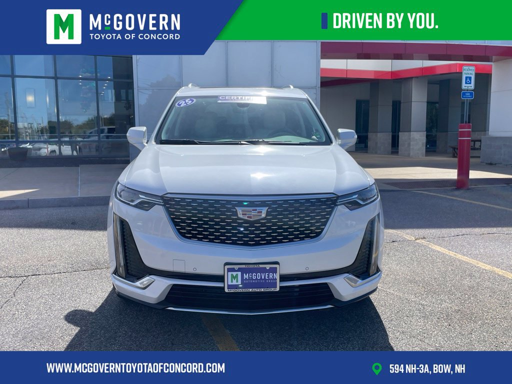 Used 2025 Cadillac XT6 Premium Luxury AWD/4WD image 8
