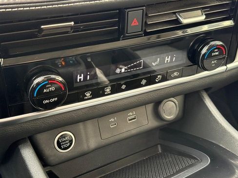 Used 2021 Nissan Rogue SV image 27