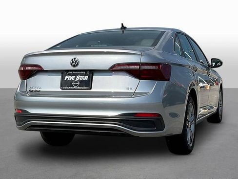 Used 2024 Volkswagen Jetta SE FWD image 7