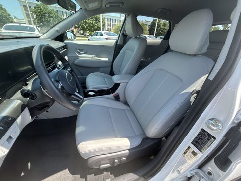 Used 2026 Hyundai Kona SEL Premium AWD/4WD image 13