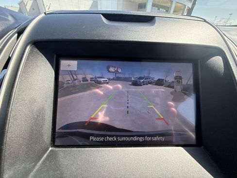 Used 2020 Ford Edge SEL image 17