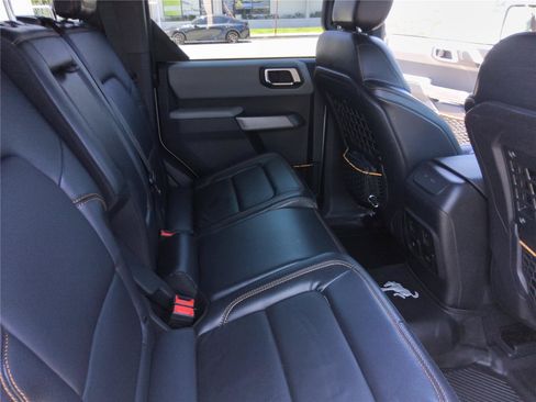 Certified 2023 Ford Bronco Badlands w/ Sasquatch Package AWD/4WD image 23