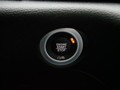 Used 2024 Chrysler Pacifica Limited w/ S Appearance Package image 26